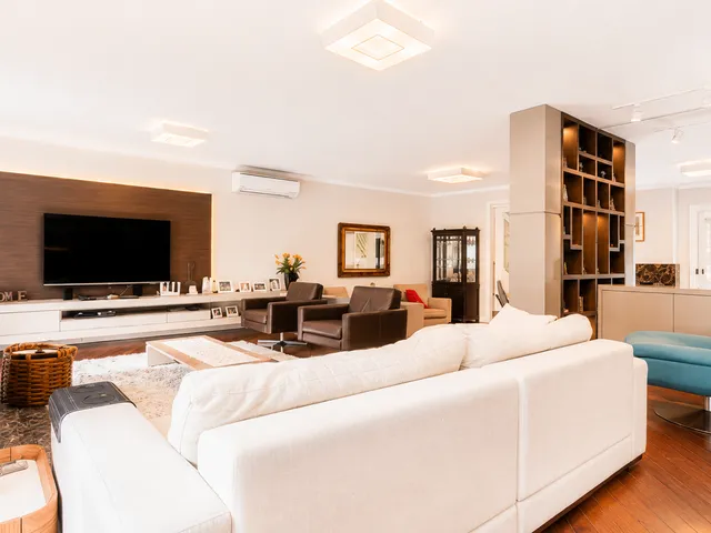 Sobrado com 432m² 3 quartos e 3 banheiros, à venda, no bairro Três Vendas em Pelotas