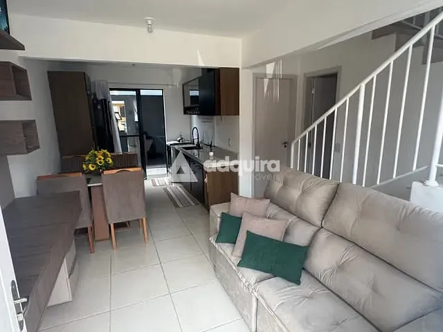 Sobrado 2 quartos e 1 banheiro, à venda, no bairro Jardim Carvalho em Ponta Grossa