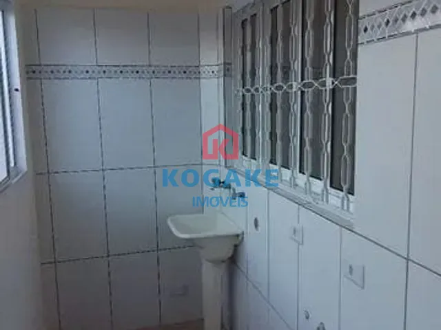 Sobrado com 160m² 8 quartos e 4 banheiros, à venda ou para alugar, no bairro Jardim Cruzeiro do Sul em São José dos Campos