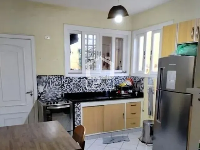 Sobrado com 122m² 3 quartos e 2 banheiros, à venda, no bairro Jardim Santa Terezinha em Taboão da Serra
