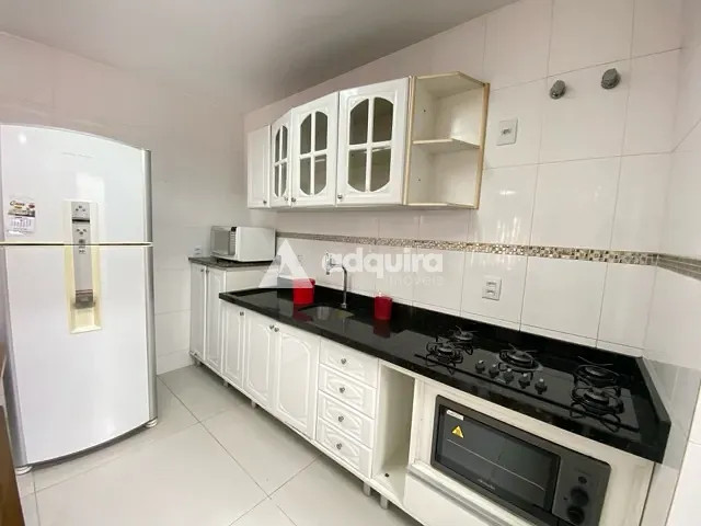 Sobrado 3 quartos e 3 banheiros, à venda, no bairro Orfãs em Ponta Grossa