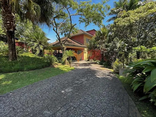 Casa 5 quartos e 5 banheiros, à venda, no bairro Granja Viana II em Cotia