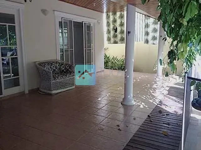 Sobrado com 390m² 4 quartos e 3 banheiros, à venda, no bairro Urbanova em São José dos Campos