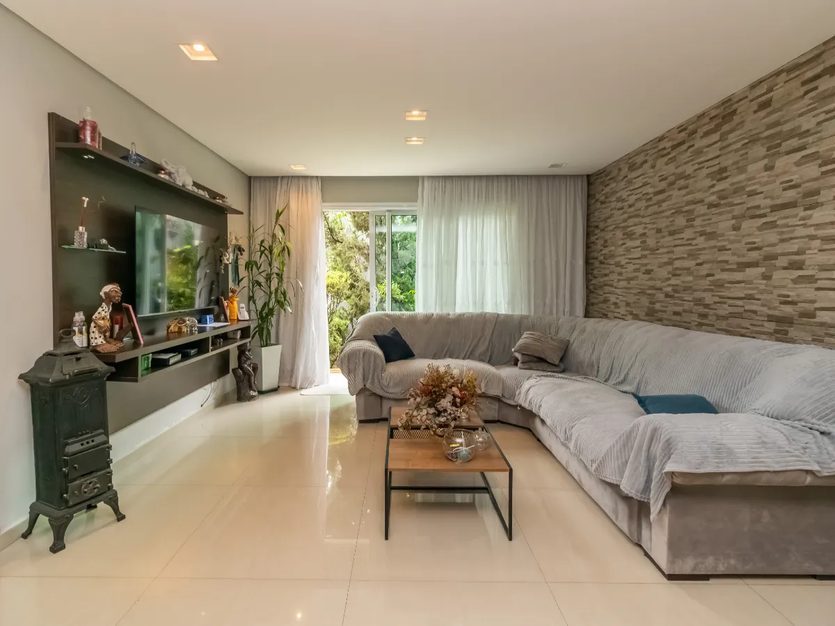 Sobrado para venda em Jaraguá com 3 quartos, sendo 3 suítes, 335m²