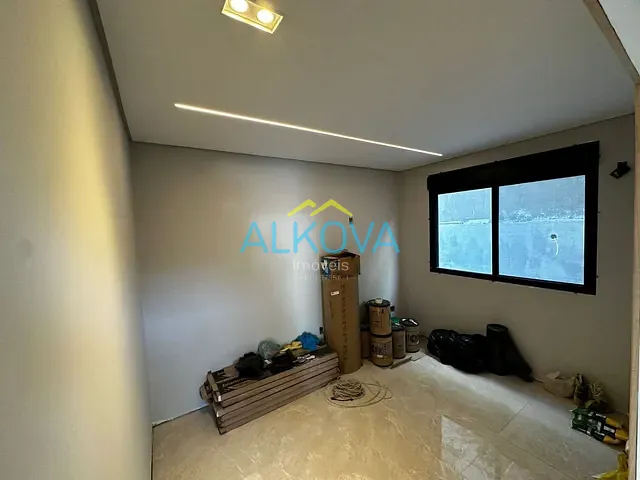 Sobrado com 373m² 4 quartos e 6 banheiros, à venda, no bairro Recanto dos Eucaliptos em São José dos Campos