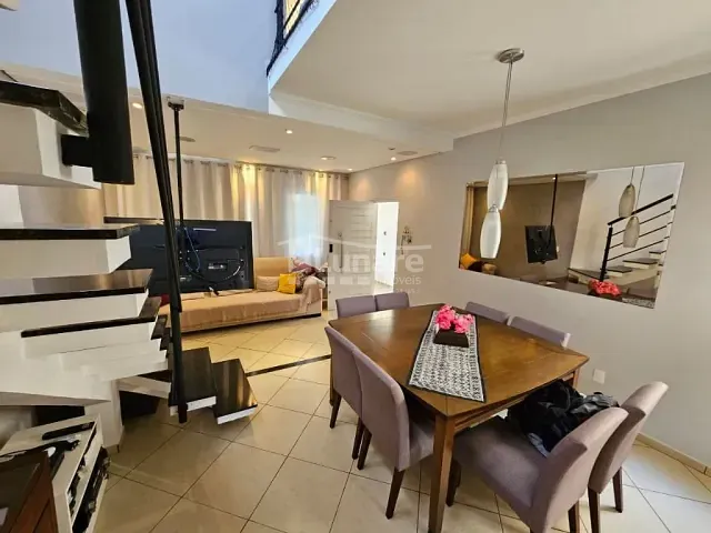 Sobrado com 150m² 3 quartos e 2 banheiros, à venda, no bairro Residencial Colinas do Aruã em Mogi das Cruzes