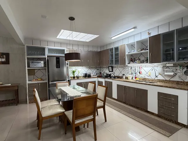 Sobrado com 166m² 2 quartos e 3 banheiros, à venda, no bairro Três Vendas em Pelotas