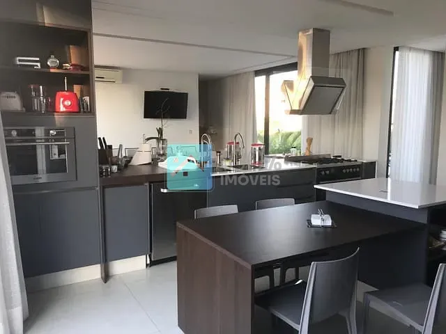 Sobrado com 505m² 4 quartos e 5 banheiros, à venda, no bairro Condomínio Residencial Alphaville II em São José dos Campos