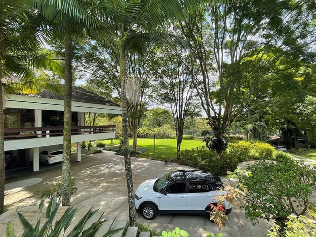 Sobrado com 10000m² 3 quartos e 6 banheiros, à venda, no bairro Chácara Granja Velha em Cotia