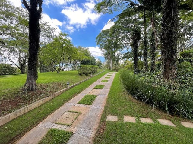 Sobrado com 10000m² 3 quartos e 6 banheiros, à venda, no bairro Chácara Granja Velha em Cotia