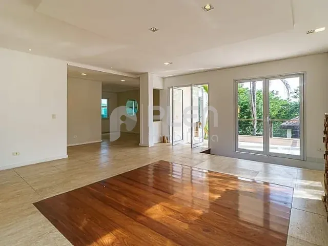 Sobrado com 526m² 4 quartos e 6 banheiros, à venda, no bairro Tamboré em Santana de Parnaíba