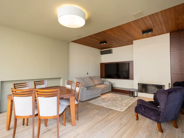 Sobrado com 560m² 3 quartos e 2 banheiros, à venda, no bairro Centro em Pelotas