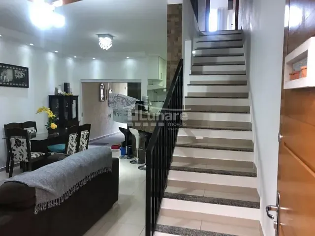 Sobrado com 200m² 3 quartos e 3 banheiros, à venda, no bairro Centro em Guararema