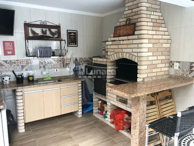 Sobrado com 200m² 3 quartos e 3 banheiros, à venda, no bairro Centro em Guararema