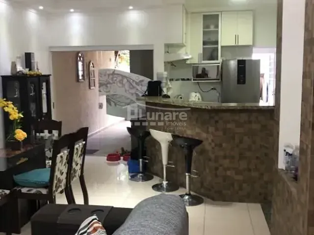 Sobrado com 200m² 3 quartos e 3 banheiros, à venda, no bairro Centro em Guararema