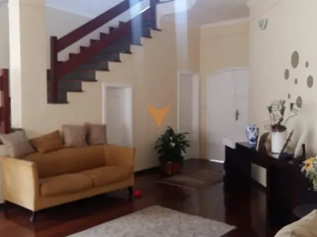 Sobrado com 360m² 4 quartos e 3 banheiros, à venda, no bairro Alphaville em Santana de Parnaíba