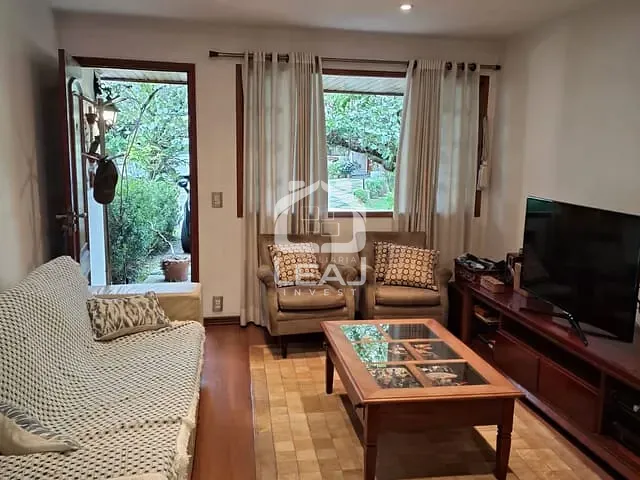 Sobrado com 170m² 3 quartos e 3 banheiros, à venda, no bairro Chácara Nossa Senhora do Bom Conselho em São Paulo