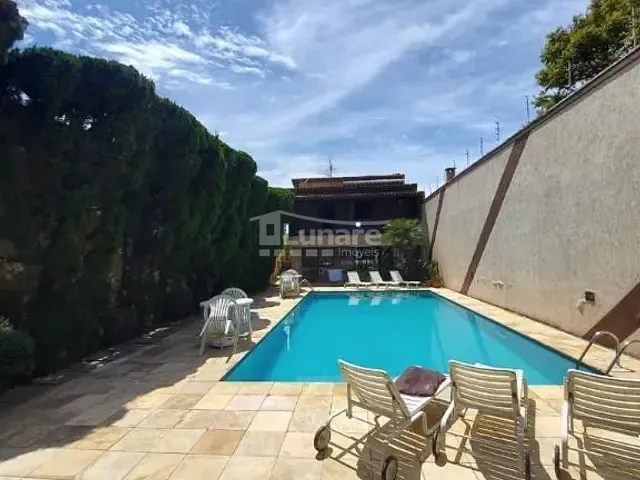 Sobrado com 600m² 4 quartos e 1 banheiro, à venda, no bairro Vila Oliveira em Mogi das Cruzes