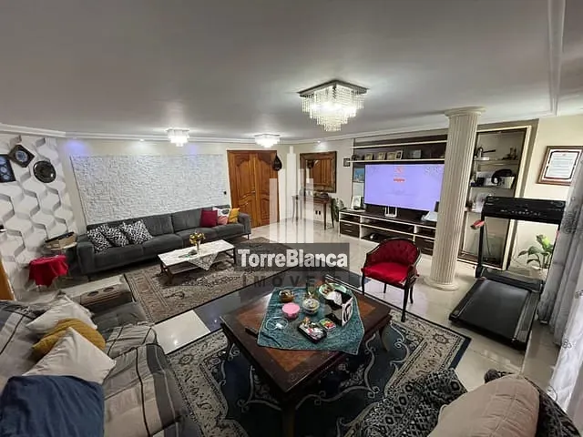 Sobrado com 300m² 3 quartos e 1 banheiro, para alugar, no bairro Centro em Ponta Grossa