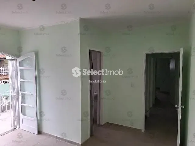 Sobrado com 145m² 3 quartos e 1 banheiro, à venda, no bairro Parque São Vicente em Mauá