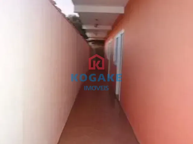 Sobrado com 182m² 4 quartos e 2 banheiros, à venda, no bairro Residencial União em São José dos Campos