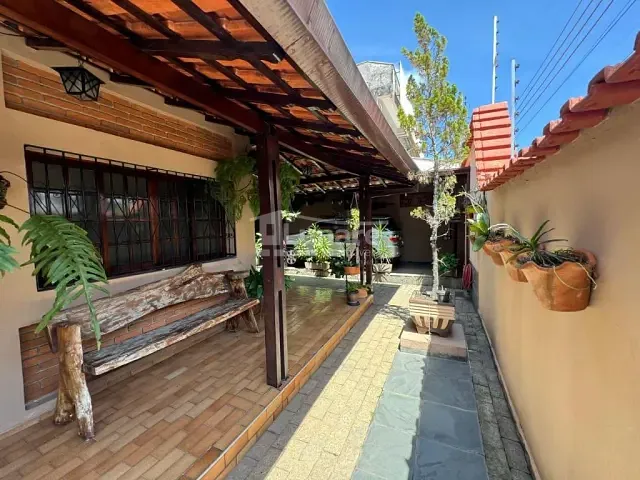 Sobrado com 263m² 3 quartos e 3 banheiros, à venda, no bairro Chácara das Flores em Mogi das Cruzes