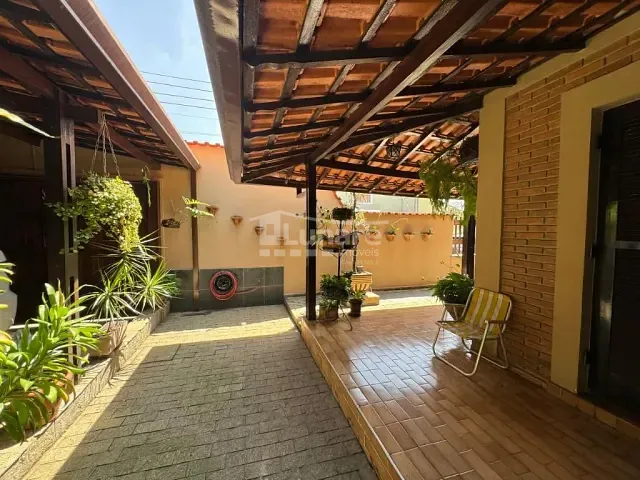 Sobrado com 263m² 3 quartos e 3 banheiros, à venda, no bairro Chácara das Flores em Mogi das Cruzes