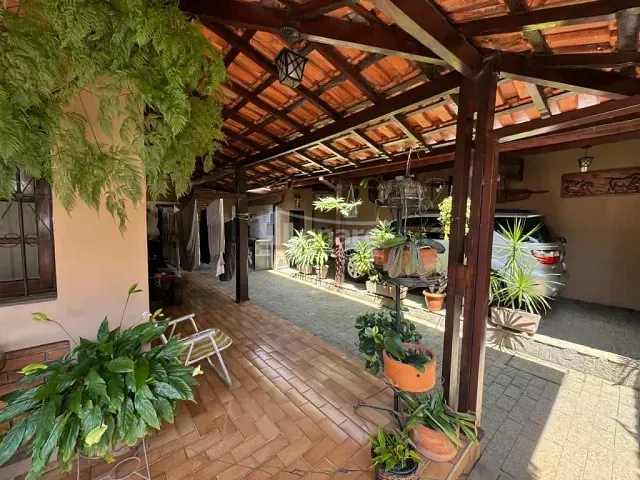 Sobrado com 263m² 3 quartos e 3 banheiros, à venda, no bairro Chácara das Flores em Mogi das Cruzes