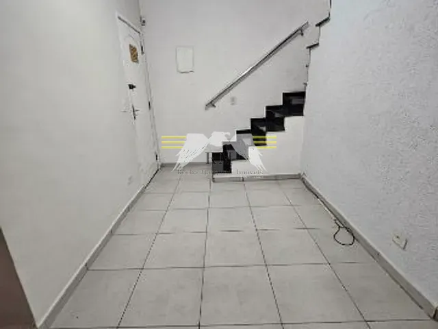 Sobrado com 69m² 3 quartos e 2 banheiros, para alugar, no bairro Parque Maria Luiza em São Paulo