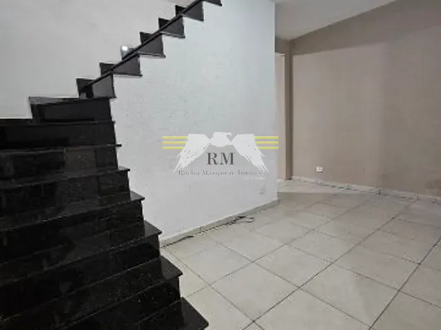 Sobrado com 69m² 3 quartos e 2 banheiros, para alugar, no bairro Parque Maria Luiza em São Paulo