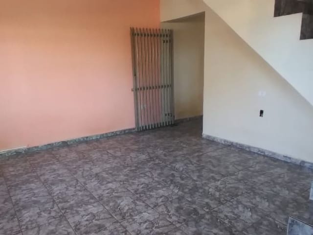 Foto do Sobrado - Sobrado com 2 dormitórios para alugar, 100 m² por R$ 1.300,00/mês - Parque Interlagos - São José dos Campos/SP | INDEPENDENCE NEGOCIOS IMOBILIARIOS LTDA