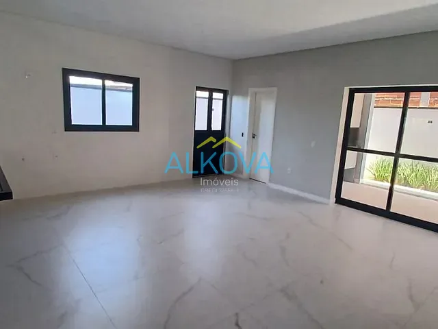 Sobrado com 250m² 3 quartos e 3 banheiros, à venda, no bairro Loteamento Floresta em São José dos Campos