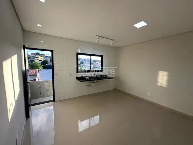 Sobrado 2 quartos e 2 banheiros, à venda, no bairro Vila São Sebastião em Mogi das Cruzes