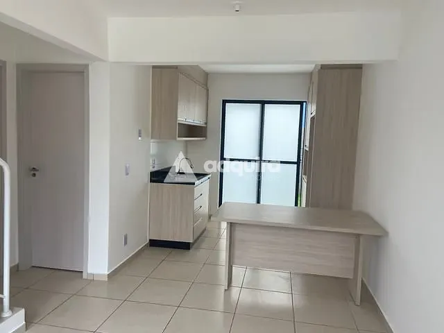 Sobrado com 61m² 2 quartos e 2 banheiros, à venda, no bairro Jardim Carvalho em Ponta Grossa