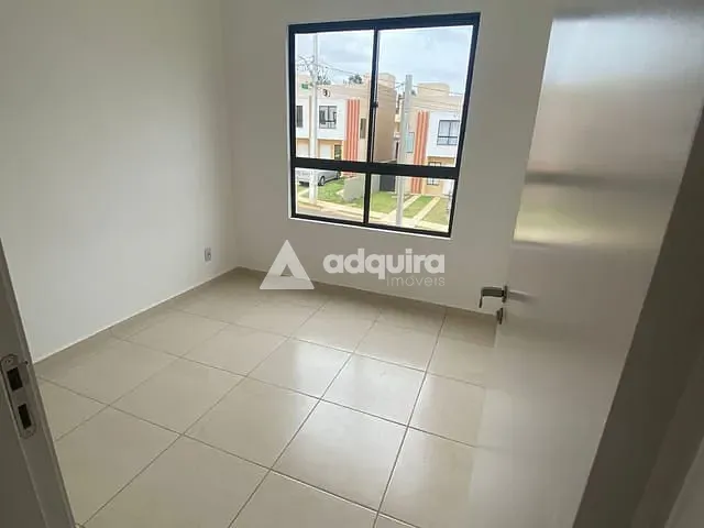 Sobrado com 61m² 2 quartos e 2 banheiros, à venda, no bairro Jardim Carvalho em Ponta Grossa