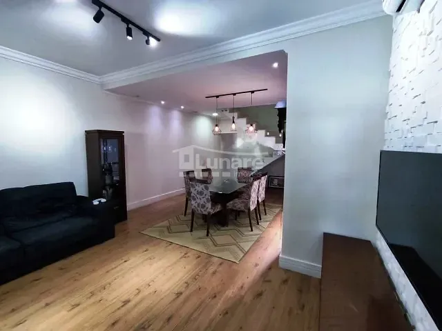 Sobrado com 150m² 3 quartos e 2 banheiros, à venda, no bairro Cézar de Souza em Mogi das Cruzes