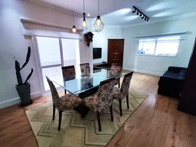 Sobrado com 150m² 3 quartos e 2 banheiros, à venda, no bairro Cézar de Souza em Mogi das Cruzes