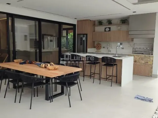 Sobrado com 400m² 6 quartos e 2 banheiros, à venda, no bairro Riviera de São Lourenço em Bertioga