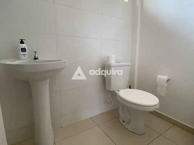 Sobrado 2 quartos e 1 banheiro, à venda, no bairro Jardim Carvalho em Ponta Grossa