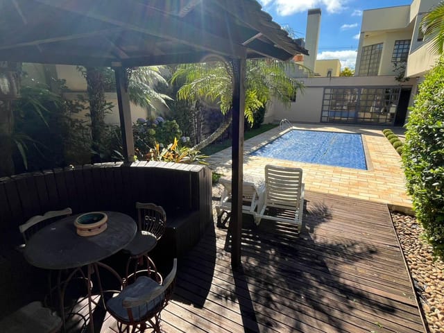 Sobrado para locação comercial ou residencial ideal para clinicas e salão de beleza com 4 suítes ,400 m² - Estrela, Ponta Grossa, PR