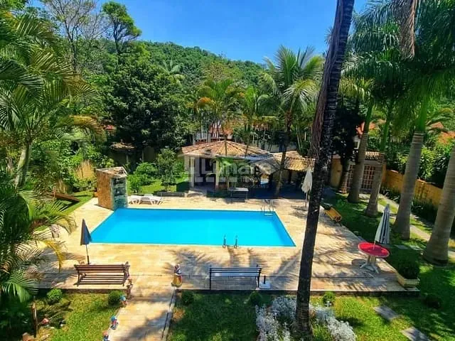 Sobrado com 988m² 5 quartos e 2 banheiros, à venda, no bairro Jardim Itapema em Guararema