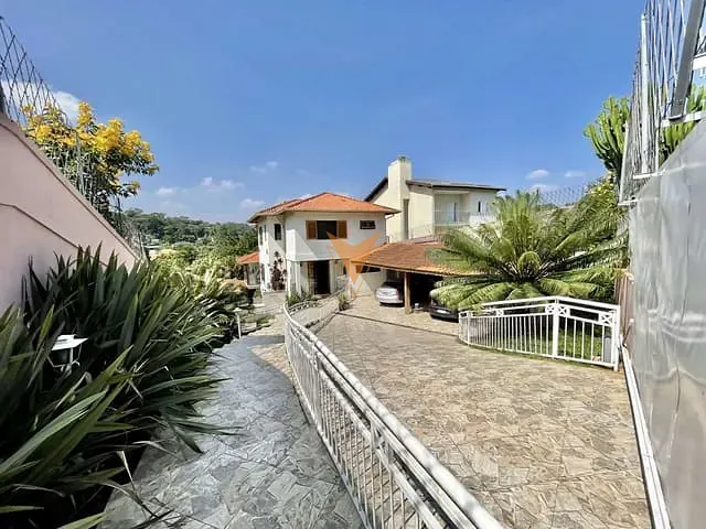 Sobrado com 947m² 3 quartos e 5 banheiros, à venda, no bairro Chácara das Paineiras em Vargem Grande Paulista