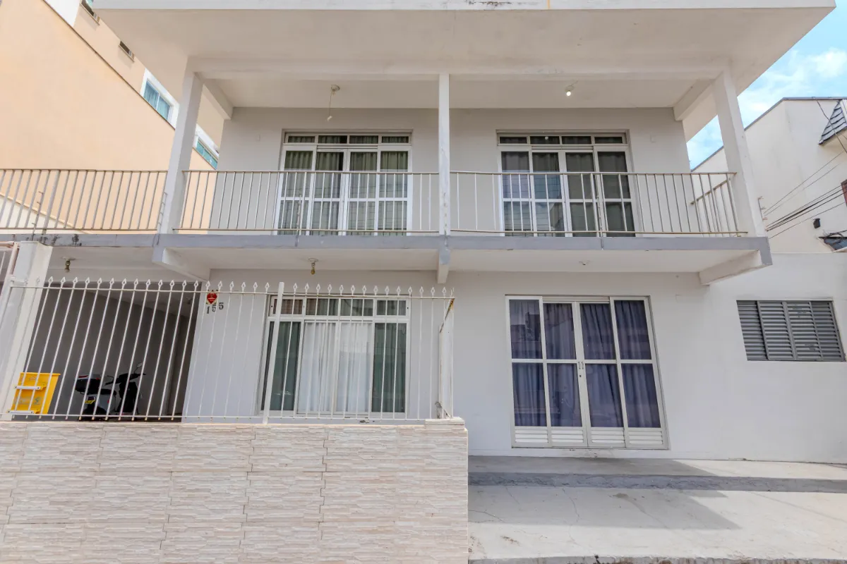 Sobrado para venda em Nações com 3 quartos, sendo 2 suítes, 383m²