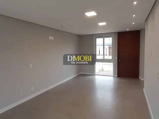 Sobrado com 130m² 3 quartos e 3 banheiros, à venda, no bairro Jansen em Gravataí