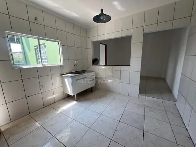 Sobrado com 352m² 3 quartos e 2 banheiros, à venda, no bairro Parque das Américas em Mauá