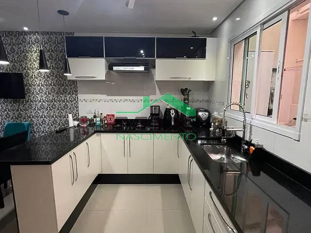 Sobrado com 130m² 3 quartos e 2 banheiros, à venda, no bairro Jardim Santo Antônio em Santo André