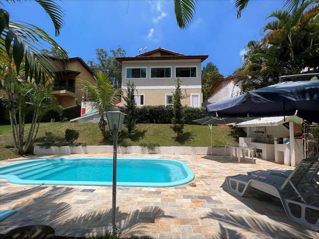 Sobrado com 1016m² 5 quartos e 5 banheiros, à venda, no bairro Jardim do Golf I em Jandira