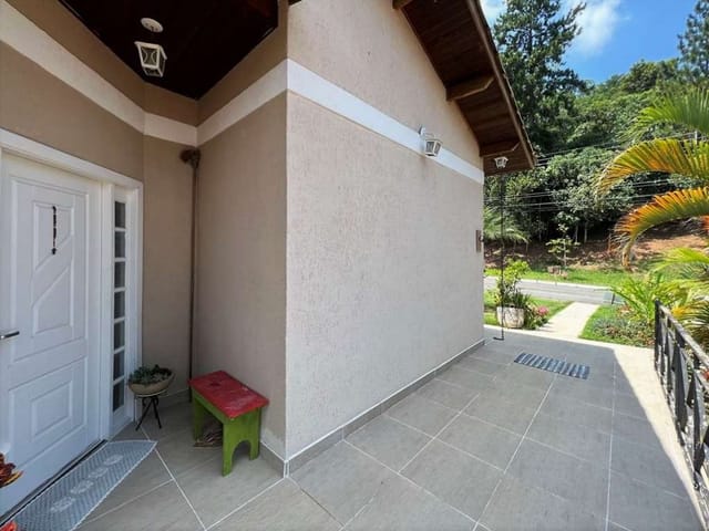 Sobrado com 1016m² 5 quartos e 5 banheiros, à venda, no bairro Jardim do Golf I em Jandira