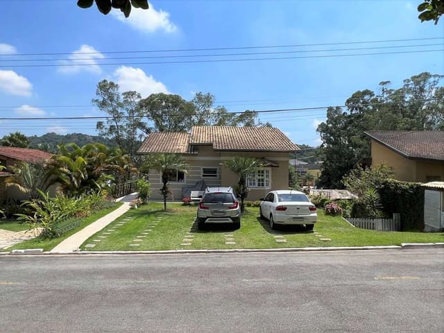 Sobrado com 1016m² 5 quartos e 5 banheiros, à venda, no bairro Jardim do Golf I em Jandira