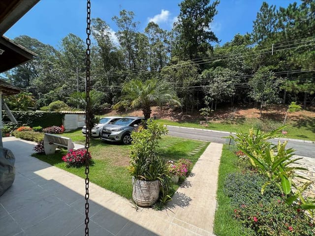 Sobrado com 1016m² 5 quartos e 5 banheiros, à venda, no bairro Jardim do Golf I em Jandira